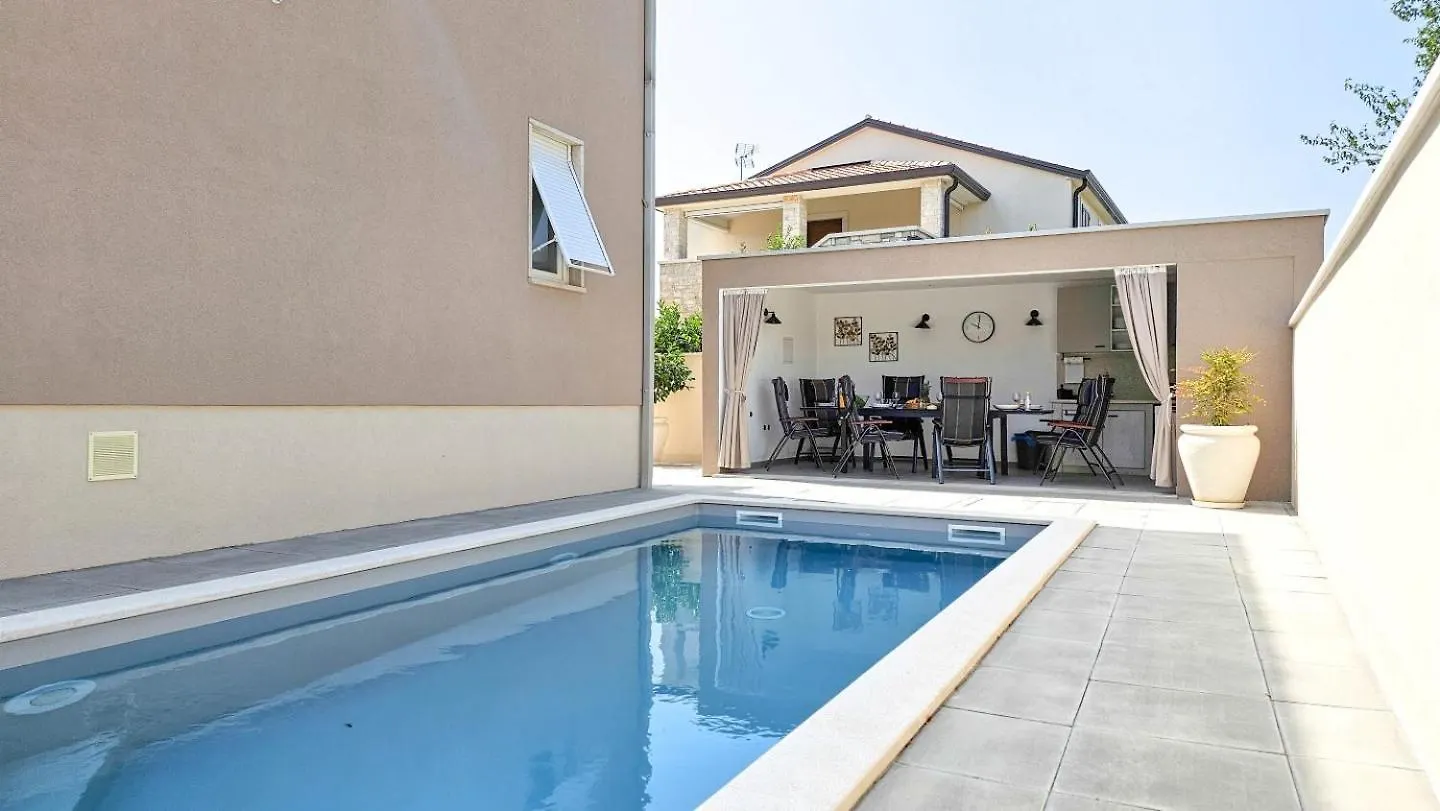 اتصالات Casa Ulika 
